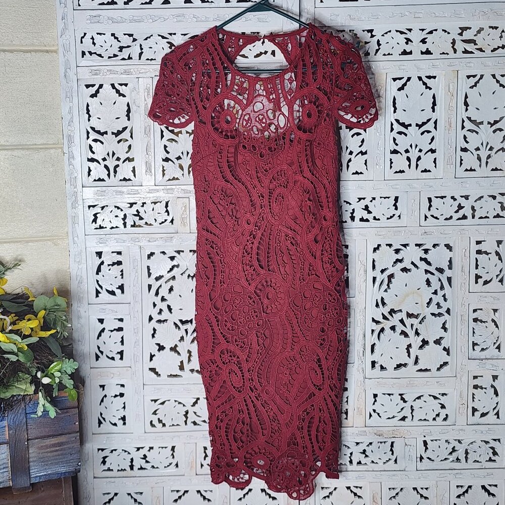 Boohoo Brand Berry Maroon Lace Cap Sleeve Fully Lined Back Slit Midi Dress Sz 4